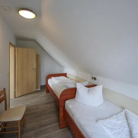 3 Bedroom Beautiful In Roebel Holiday home Marienfelde