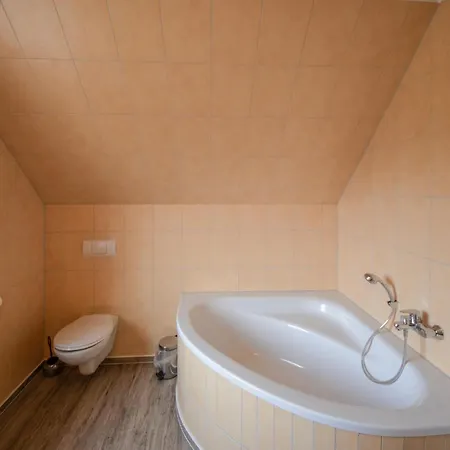 Holiday home 3 Bedroom Beautiful In Roebel