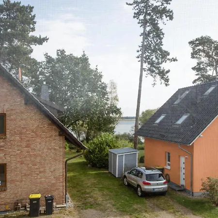 3 Bedroom Beautiful In Hébergement de vacances Röbel