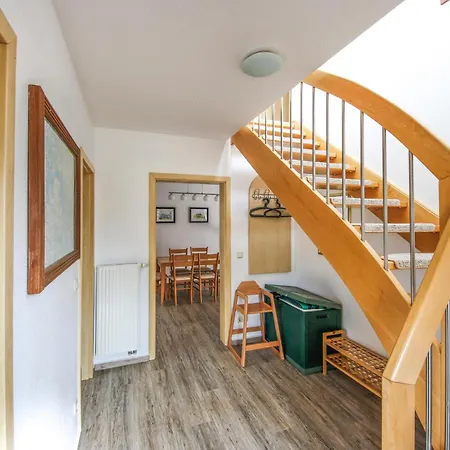 3 Bedroom Beautiful In בית נופש Röbel
