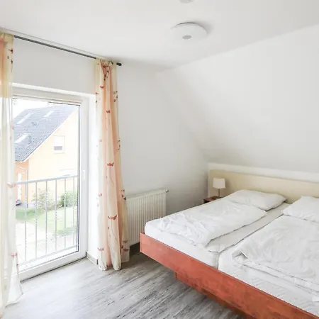 3 Bedroom Beautiful In * Röbel